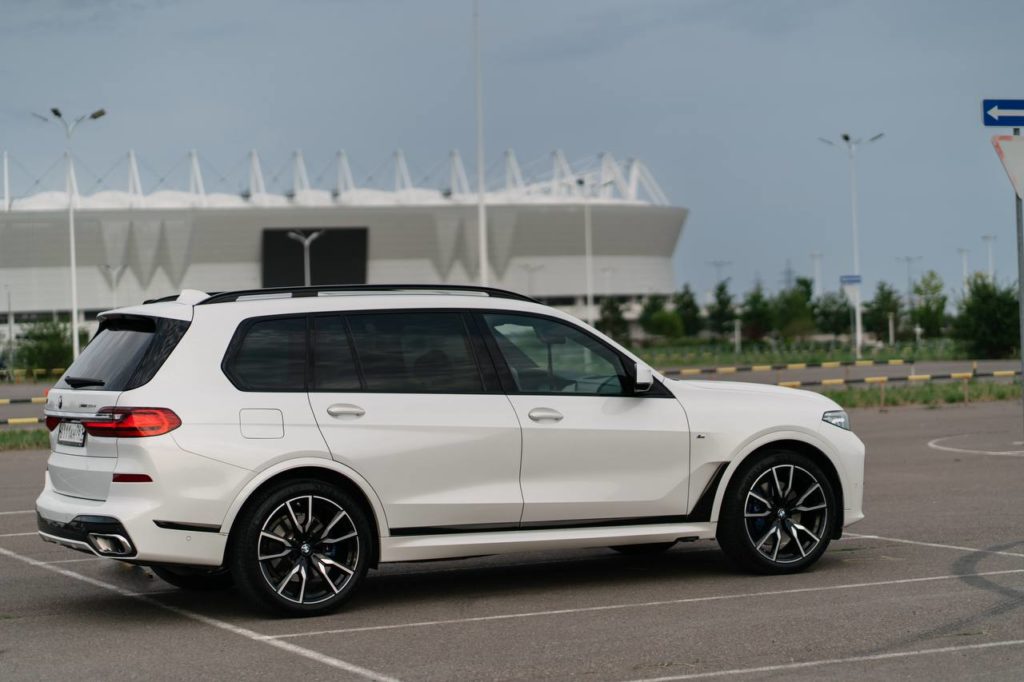 BMW X7BMW 7-Series с водителем