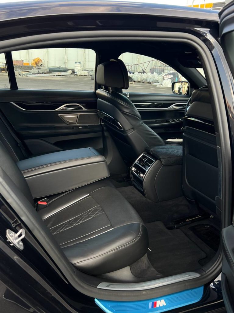BMW 7-Series с водителем