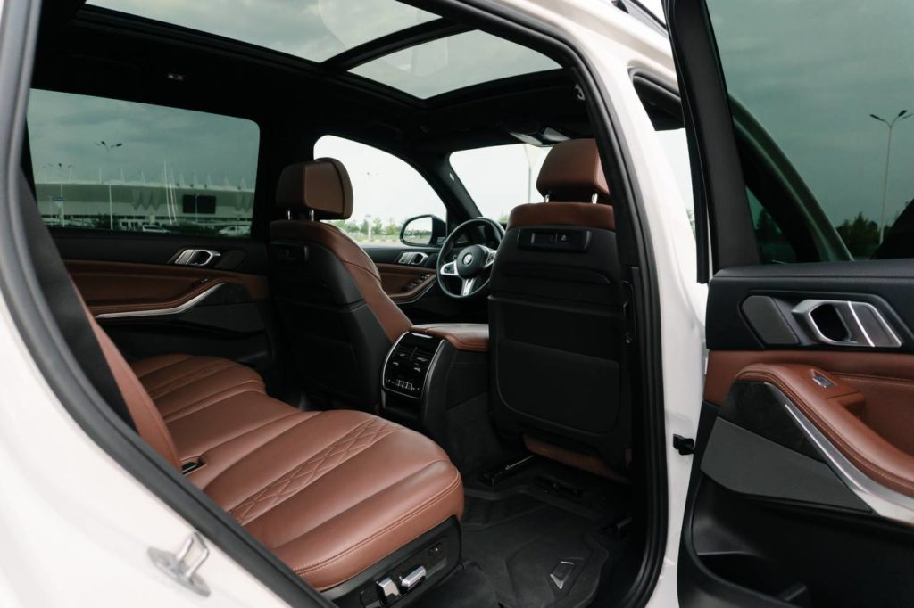 BMW X7BMW 7-Series с водителем