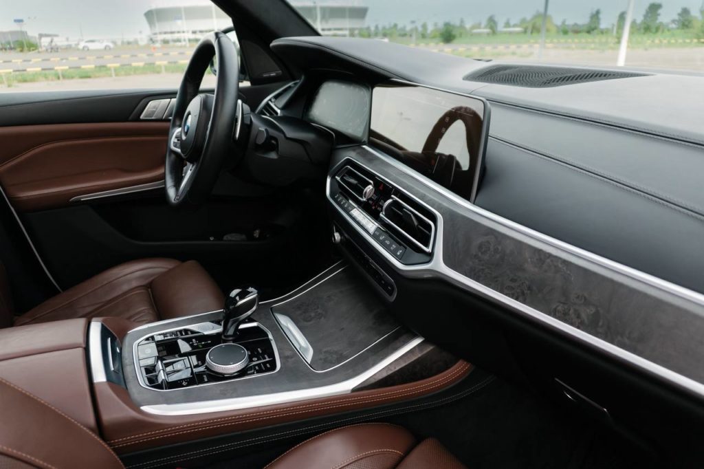 BMW X7BMW 7-Series с водителем